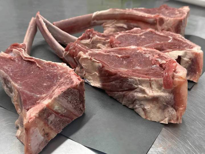 Découpe de viande halal à Gatineau